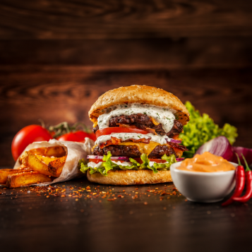 Burgery, dipy a domácí hranolky: jednoduché jídlo, které dělá velký rozdíl v chuti